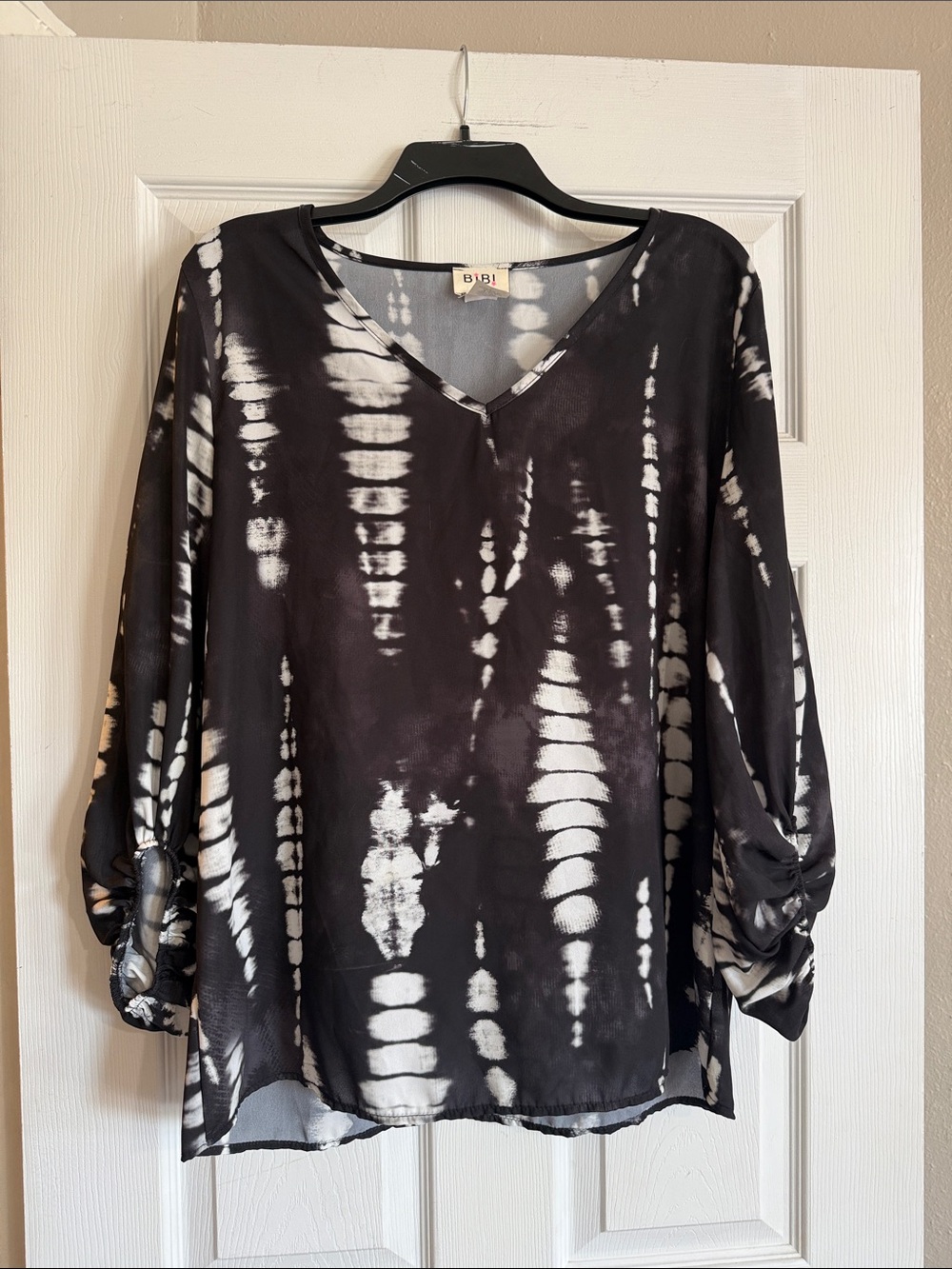 BiBi Black & White Tie-Dye V-Neck Tunic Top